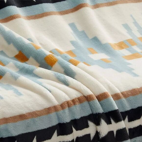 QUEEN SIZE Pendleton plush blanket - NEW WITH TAGS - Picture 3 of 5